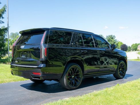 Used 2023 Cadillac Escalade Sport Platinum w/ LPO, ONYX Package AWD/4WD image 5