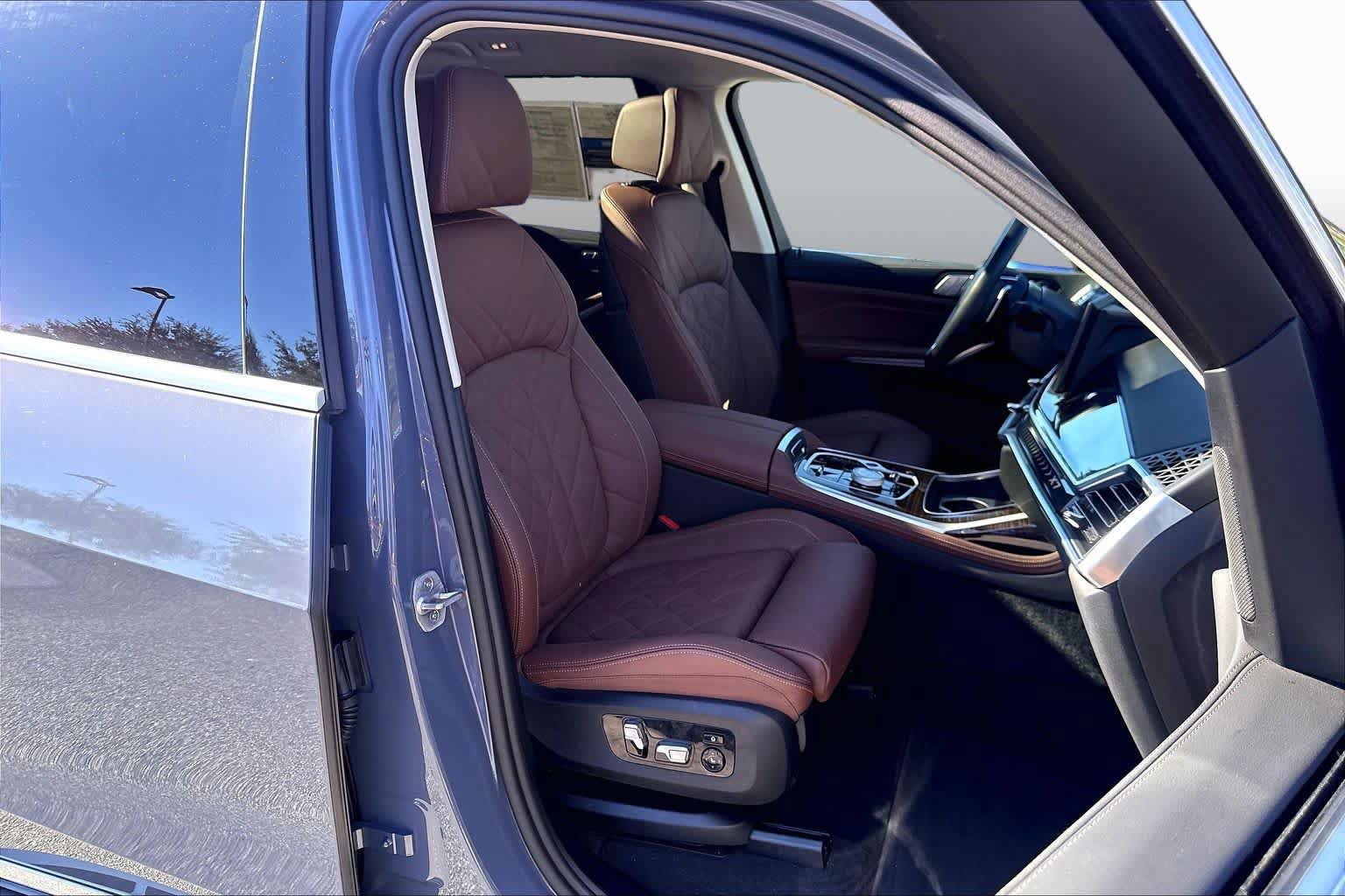 Used 2026 BMW X7 xDrive40i AWD/4WD image 9
