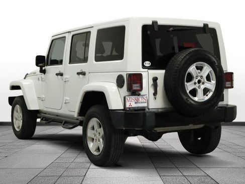 Used 2017 Jeep Wrangler Unlimited Sahara AWD/4WD image 5