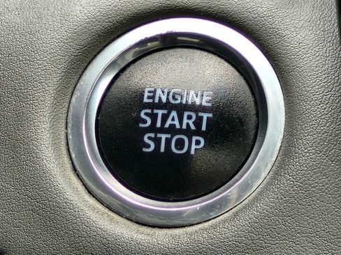 Used 2021 Toyota Highlander XLE AWD/4WD image 26