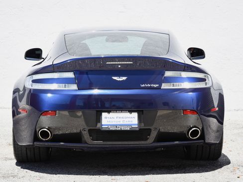 Used 2011 Aston Martin V12 Vantage Coupe RWD image 12