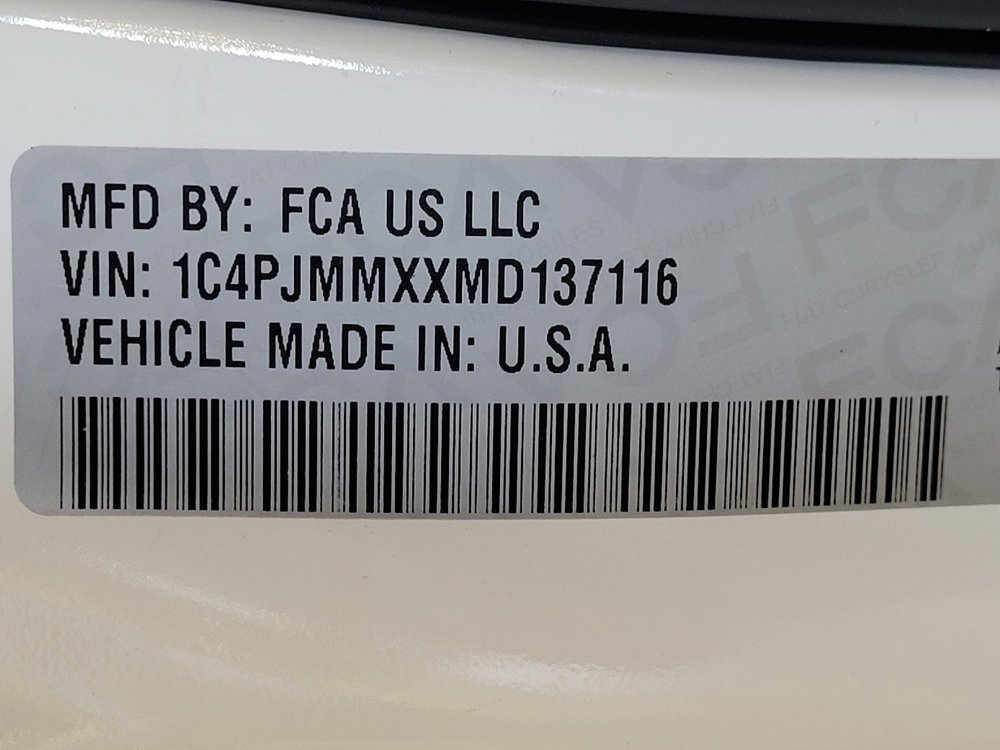 Used 2021 Jeep Cherokee Latitude Lux w/ Comfort/Convenience Group AWD/4WD image 33