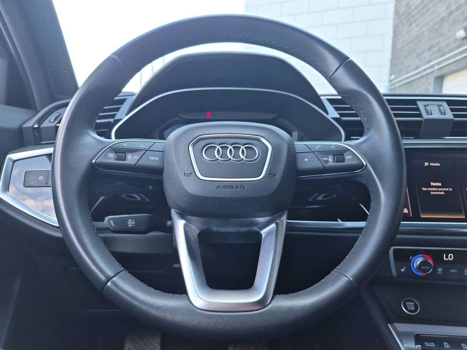Used 2023 Audi Q3 2.0T Premium w/ Convenience Package AWD/4WD image 22