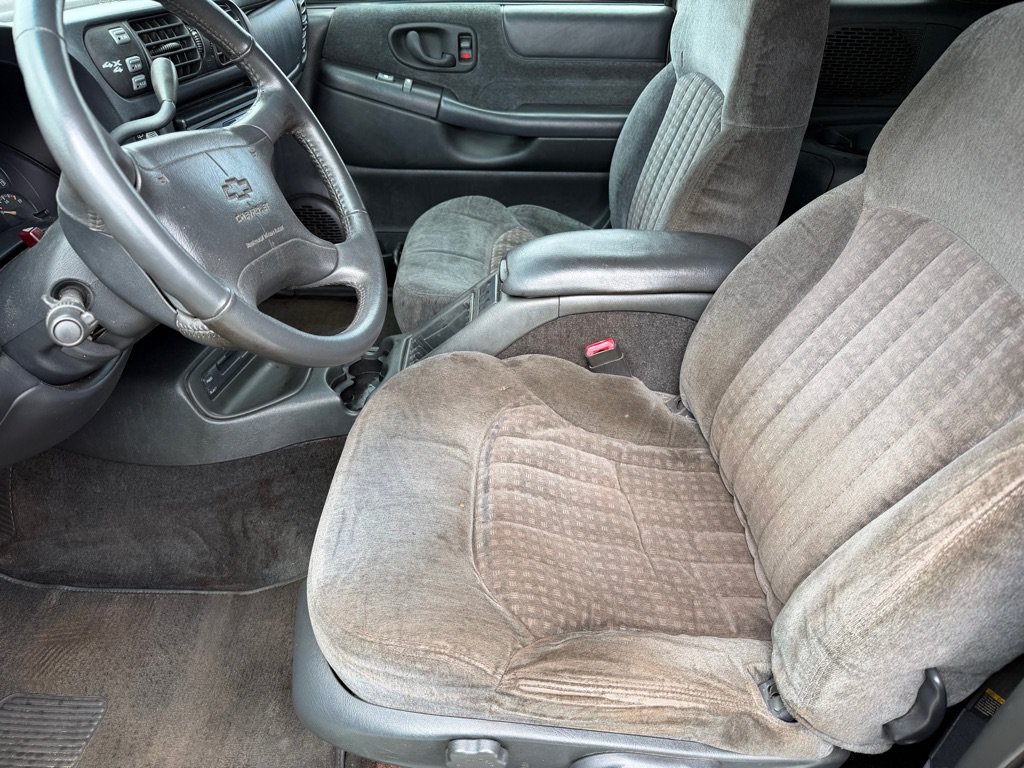 Used 1998 Chevrolet Blazer LS w/ Preferred Equipment Group AWD/4WD image 9