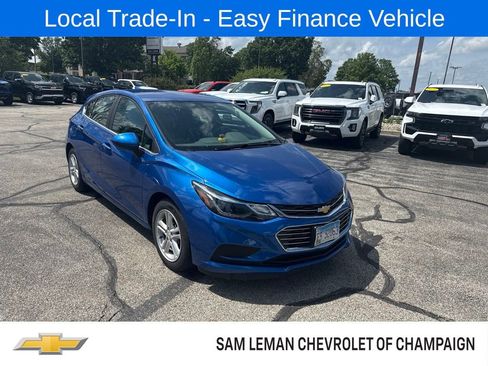 Used 2017 Chevrolet Cruze LT w/ Convenience Package FWD image 1