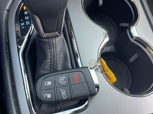 Used 2019 Jeep Grand Cherokee Limited X image 12