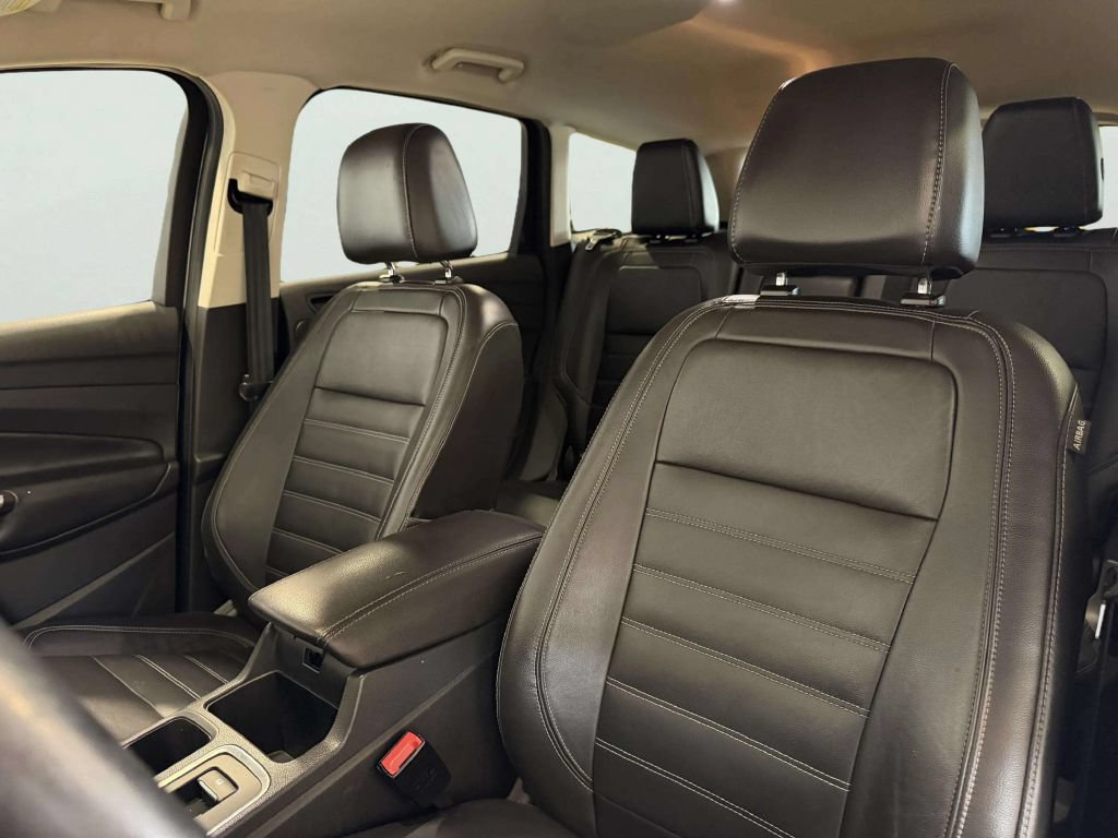 Used 2017 Ford Escape SE w/ SE Leather Comfort Package FWD image 15