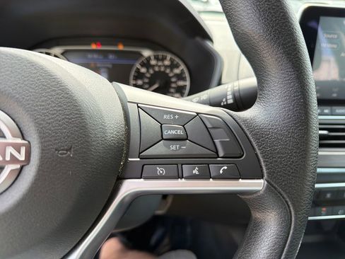 Used 2024 Nissan Altima 2.5 SV FWD image 22