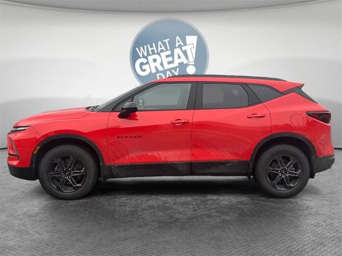 Used 2025 Chevrolet Blazer LT w/ Convenience Package image 7