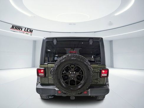 Used 2024 Jeep Wrangler Unlimited Sport AWD/4WD image 4