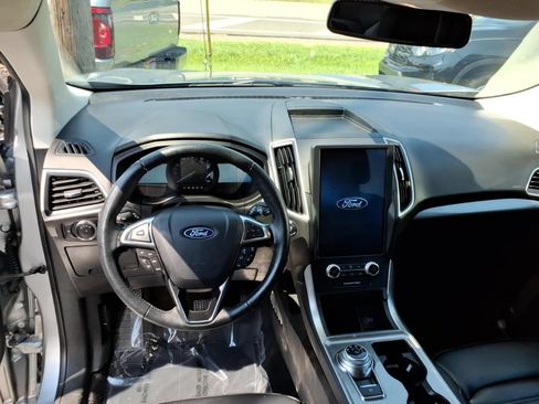 Used 2024 Ford Edge SEL AWD/4WD image 11