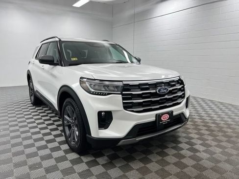 Used 2026 Ford Explorer Active w/ Active Comfort Package AWD/4WD image 1