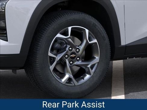 New 2026 Chevrolet Trax LT w/ Driver Confidence Package image 10