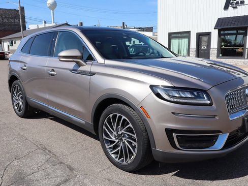 Used 2020 Lincoln Nautilus Reserve AWD/4WD image 2