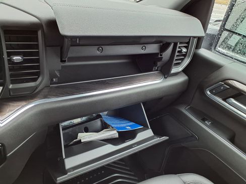 Used 2024 Chevrolet Silverado 3500 LTZ image 15