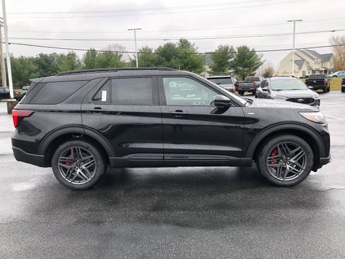 New 2026 Ford Explorer ST-Line w/ ST-Line Street Pack image 6