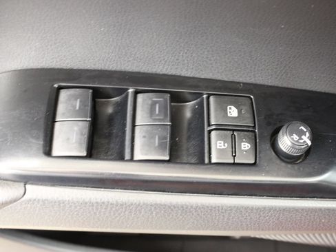 Used 2025 Toyota Camry LE FWD image 17