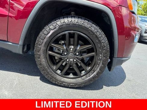 Used 2018 Jeep Grand Cherokee Limited w/ Trailer Tow Group IV AWD/4WD image 8