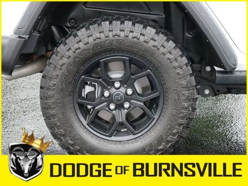 Used 2025 Jeep Wrangler Willys image 12