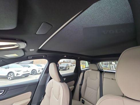 New 2026 Volvo XC60 B5 Core w/ Protection Package Premier image 32