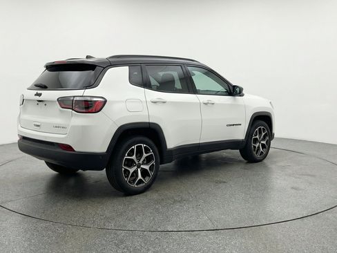 Used 2025 Jeep Compass Limited AWD/4WD image 9