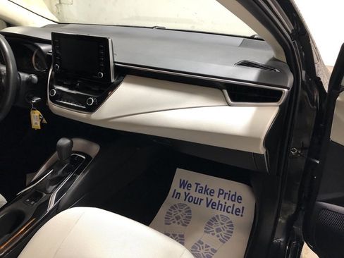 Used 2021 Toyota Corolla LE w/ Carpet Mat Package (TMS) image 13