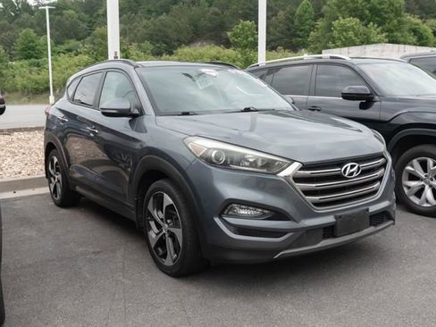 Used 2016 Hyundai Tucson Limited w/ Option Group 03 FWD image 3