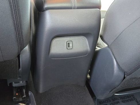 Used 2024 Nissan Sentra SV FWD image 17