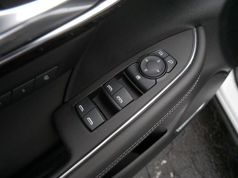 Used 2025 Buick Envision Preferred image 13