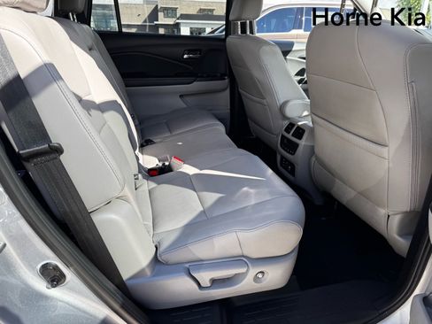 Used 2017 Honda Pilot Touring image 28