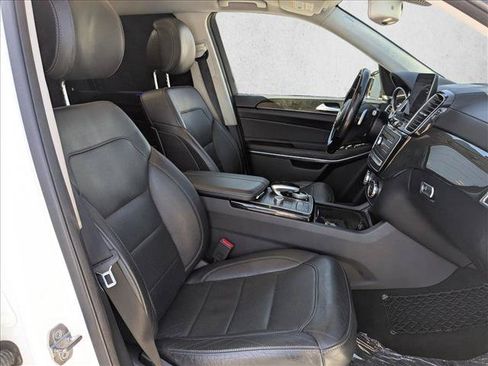 Used 2018 Mercedes-Benz GLS 550 4MATIC image 25