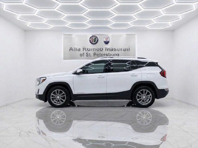 Used 2023 GMC Terrain SLT w/ Tech Package FWD image 2