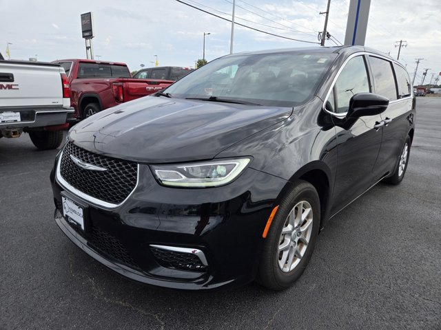Used 2026 Chrysler Pacifica Select FWD image 4