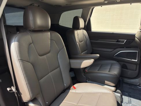 Used 2021 Kia Telluride SX w/ Nightfall Edition Package AWD/4WD image 38
