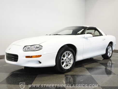 Used 2001 Chevrolet Camaro Z28 w/ Preferred Equipment Group image 8