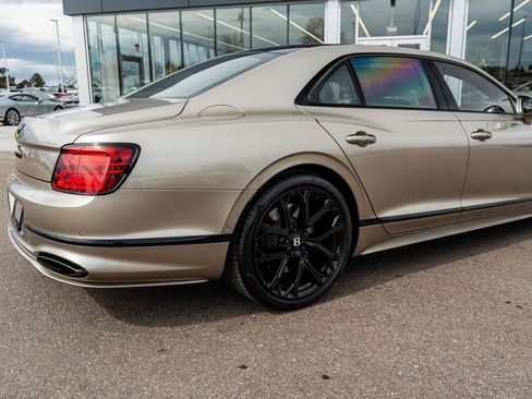 Certified 2025 Bentley Flying Spur Plug-In Hybrid AWD/4WD image 13