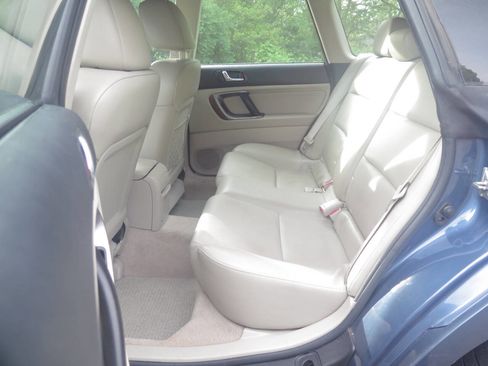 Used 2008 Subaru Outback 2.5i Limited L.L. Bean AWD/4WD image 8