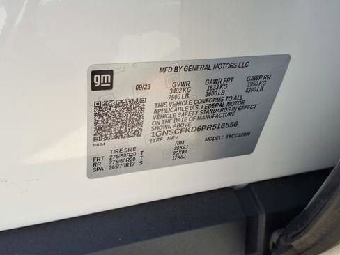 Used 2023 Chevrolet Suburban Premier image 38