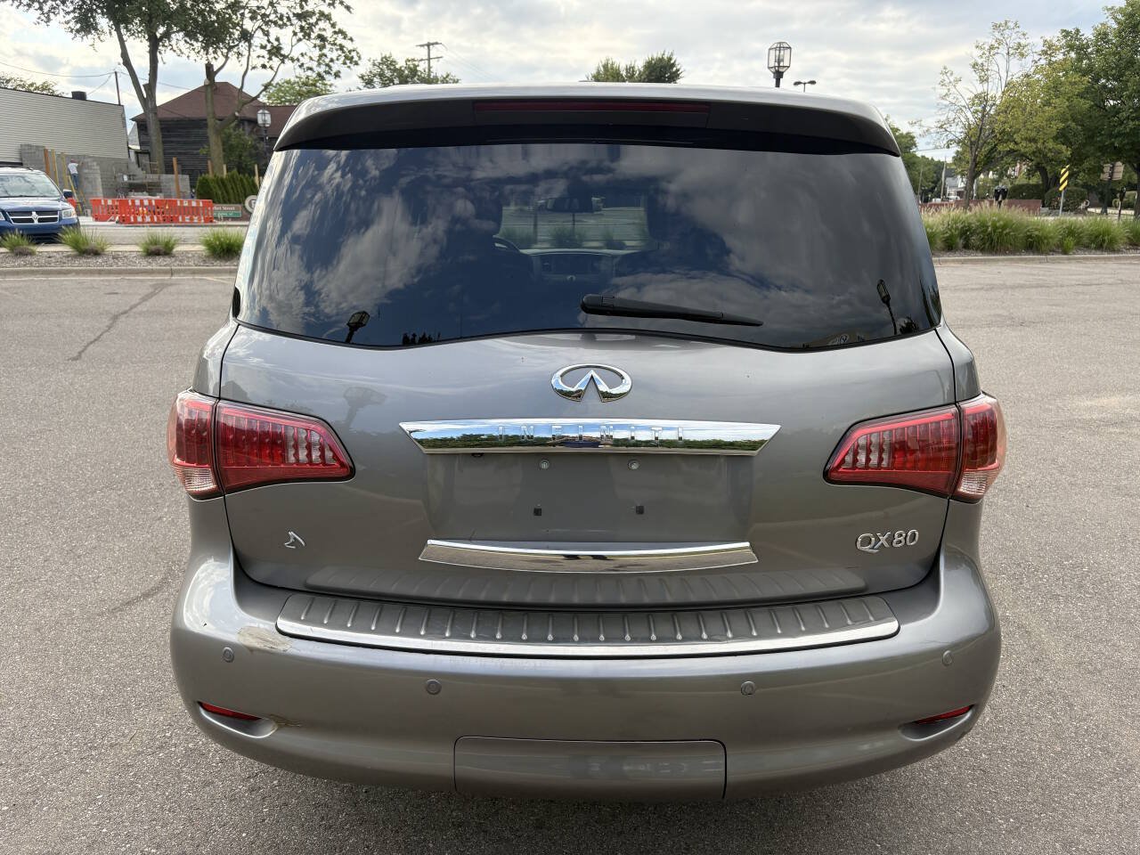 Used 2014 INFINITI QX80 4WD w/ Theater Package image 3