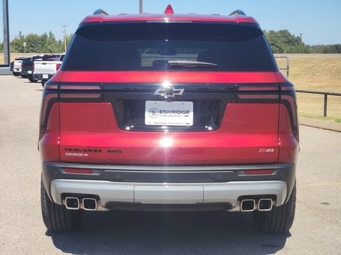 Used 2025 Chevrolet Traverse Z71 w/ Driver Confidence Package AWD/4WD image 6