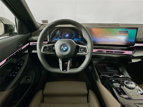 New 2026 BMW 550e xDrive w/ Executive Package image 11