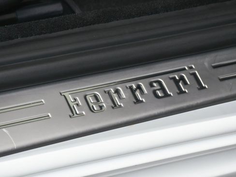 Used 2013 Ferrari California image 15