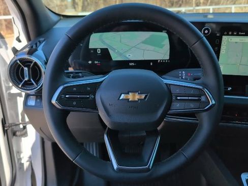 New 2026 Chevrolet Equinox LT w/ Safety and Technology Package FWD image 15