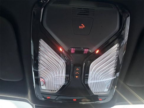 Used 2020 BMW X5 M50i image 32