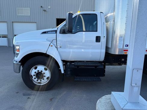 Used 2022 Ford F650 2WD Regular Cab Super Duty image 23
