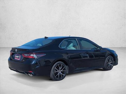 Used 2023 Toyota Camry SE FWD image 6