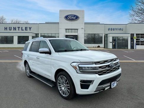 Used 2022 Ford Expedition Platinum image 4