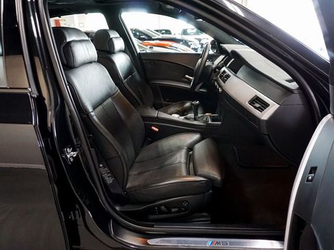 Used 2007 BMW M5 RWD image 45