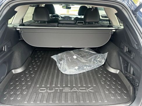 Used 2025 Subaru Outback Limited w/ Popular Package #2 image 7