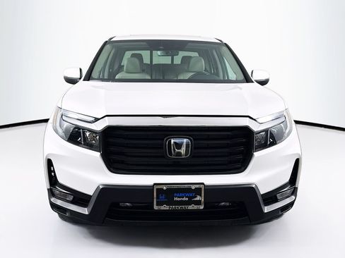 Used 2023 Honda Ridgeline RTL-E image 2